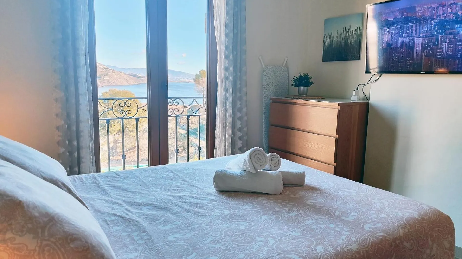 度假居 阿尔姆尼卡Casa Acogedora Con Vistas Espectaculares - Cozy Seaview House - 24H Access - Private Parking别墅